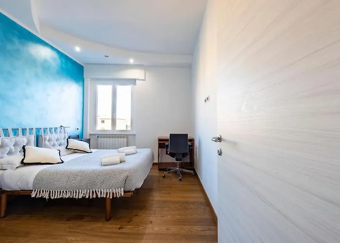 Stylish Air Conditionig Wifi Tv 50 Metro 4 Minutes Away דירה *